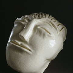 BAYA-1948-Masque-blanc-de-lartiste-1948.-Ceramique-18-x-15-x-85-cm